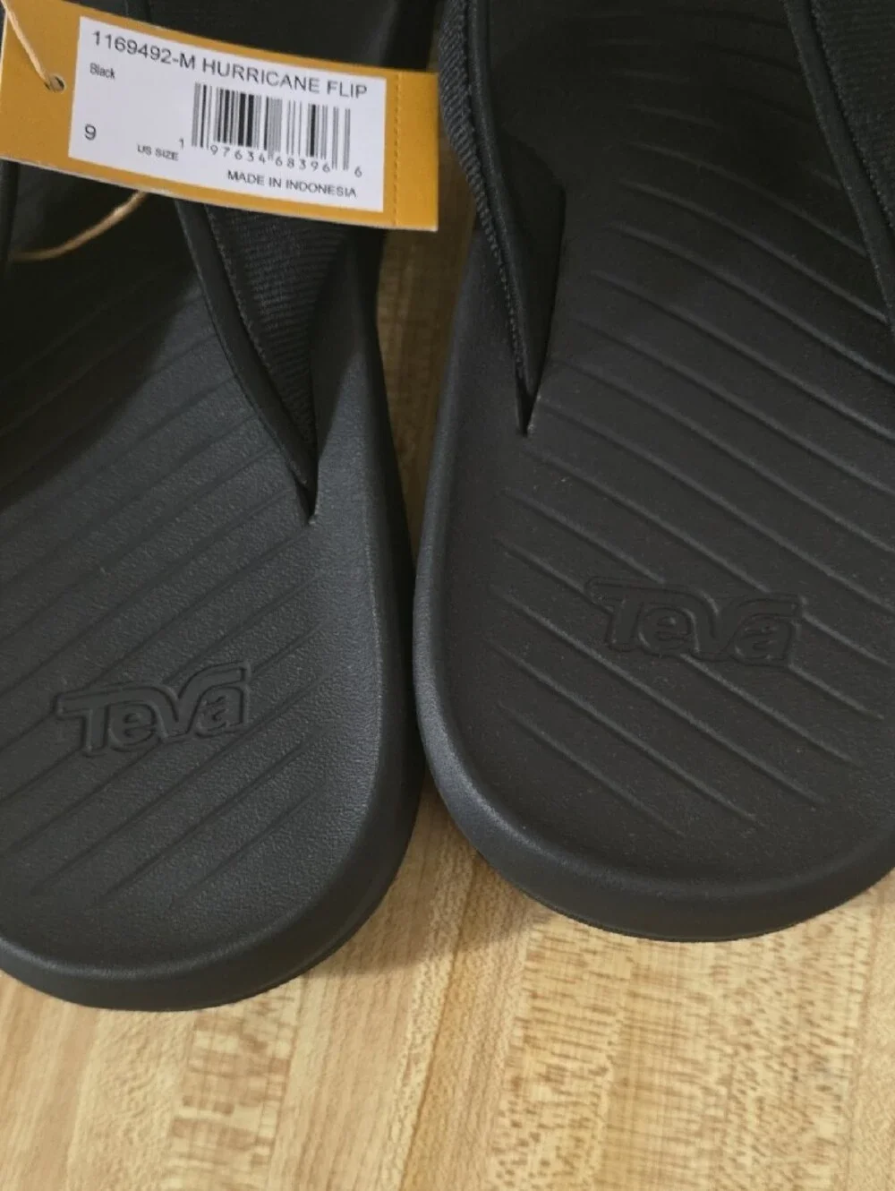 Teva Men’s Black Flip-Flop Sandals with Branded Tab Size 9